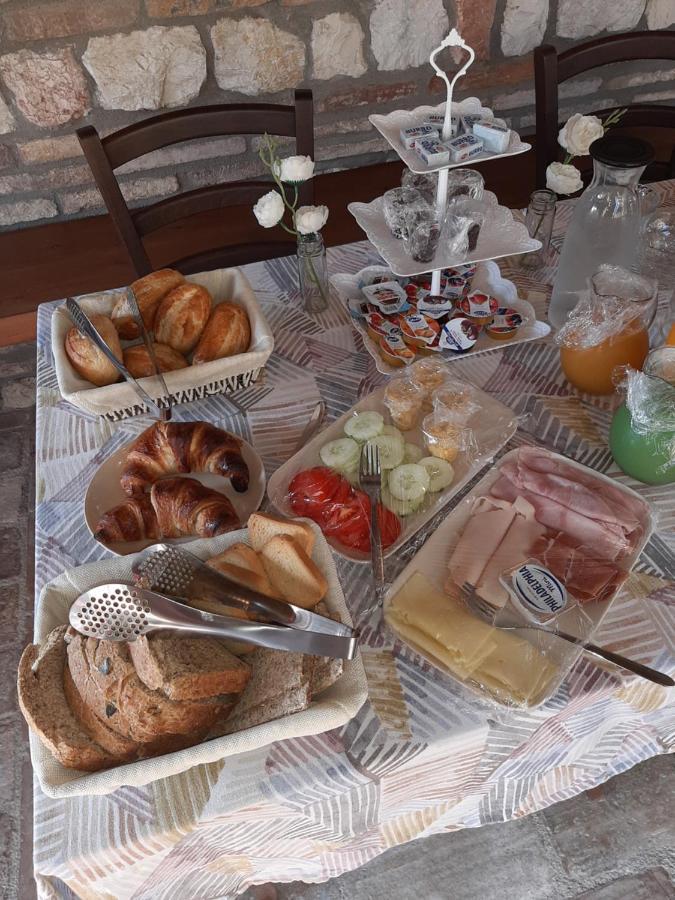 Bed & Breakfast Villa Monterosso Sassoferrato Buitenkant foto